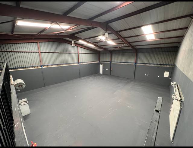 290M² WAREHOUSE TO LET IN MULDERSDRIFT